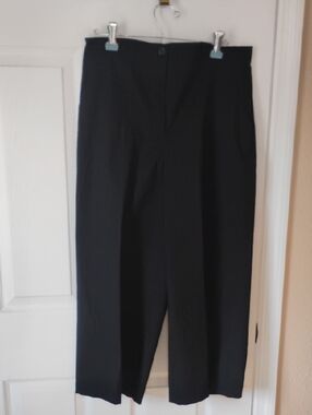 The Limited Capri Size 8 Great Condition